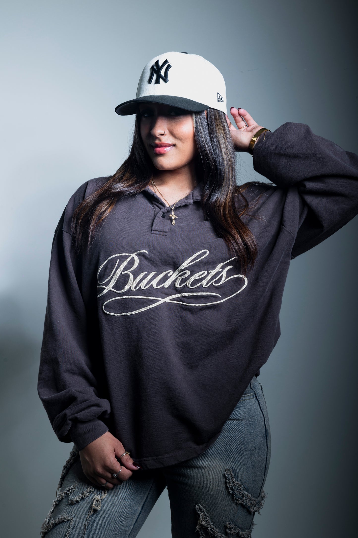 BUCKETS Script Collared Pullover